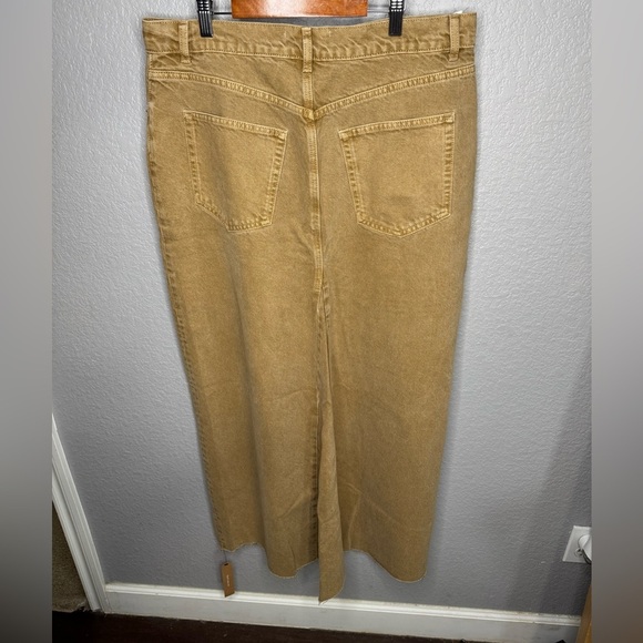 Reformation maxi skirt - Picture 3 of 4